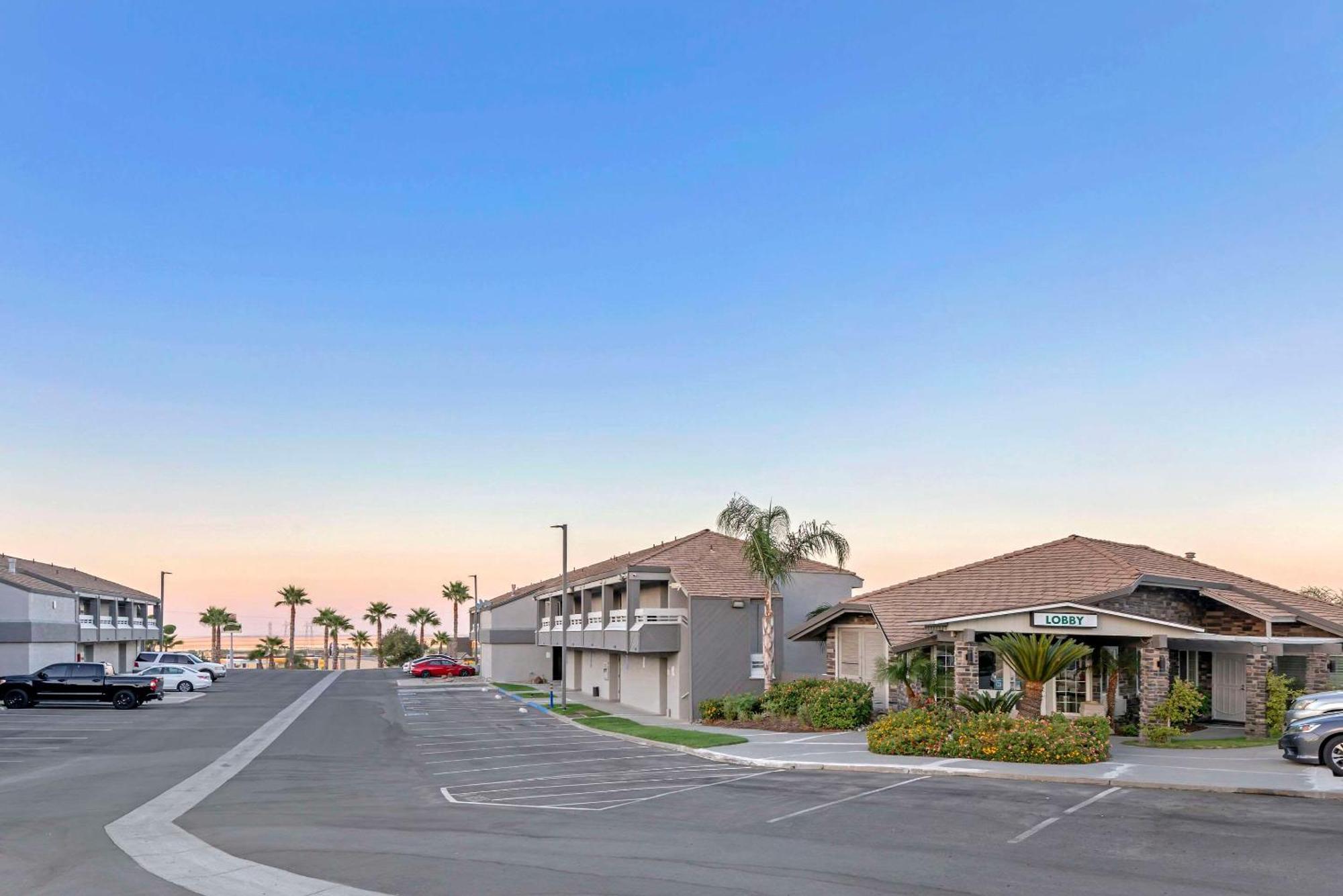 Quality Inn Kettleman City Near Hwy 41 Buitenkant foto